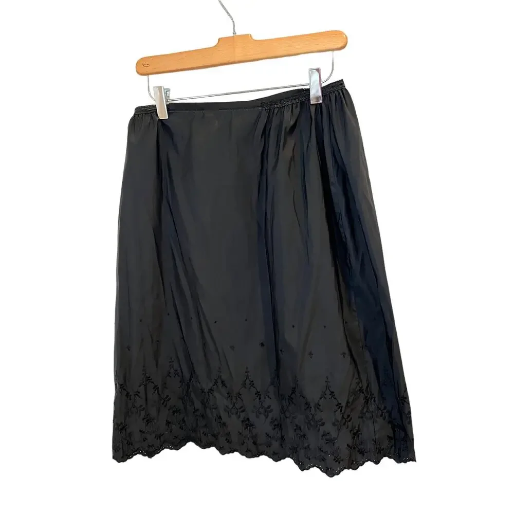 Vintage 70s Komar Black Eyelet embroidered Half Slip - Picture 3 of 6